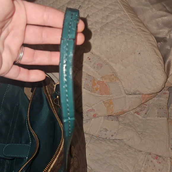 Coach - Picture 16 of 16